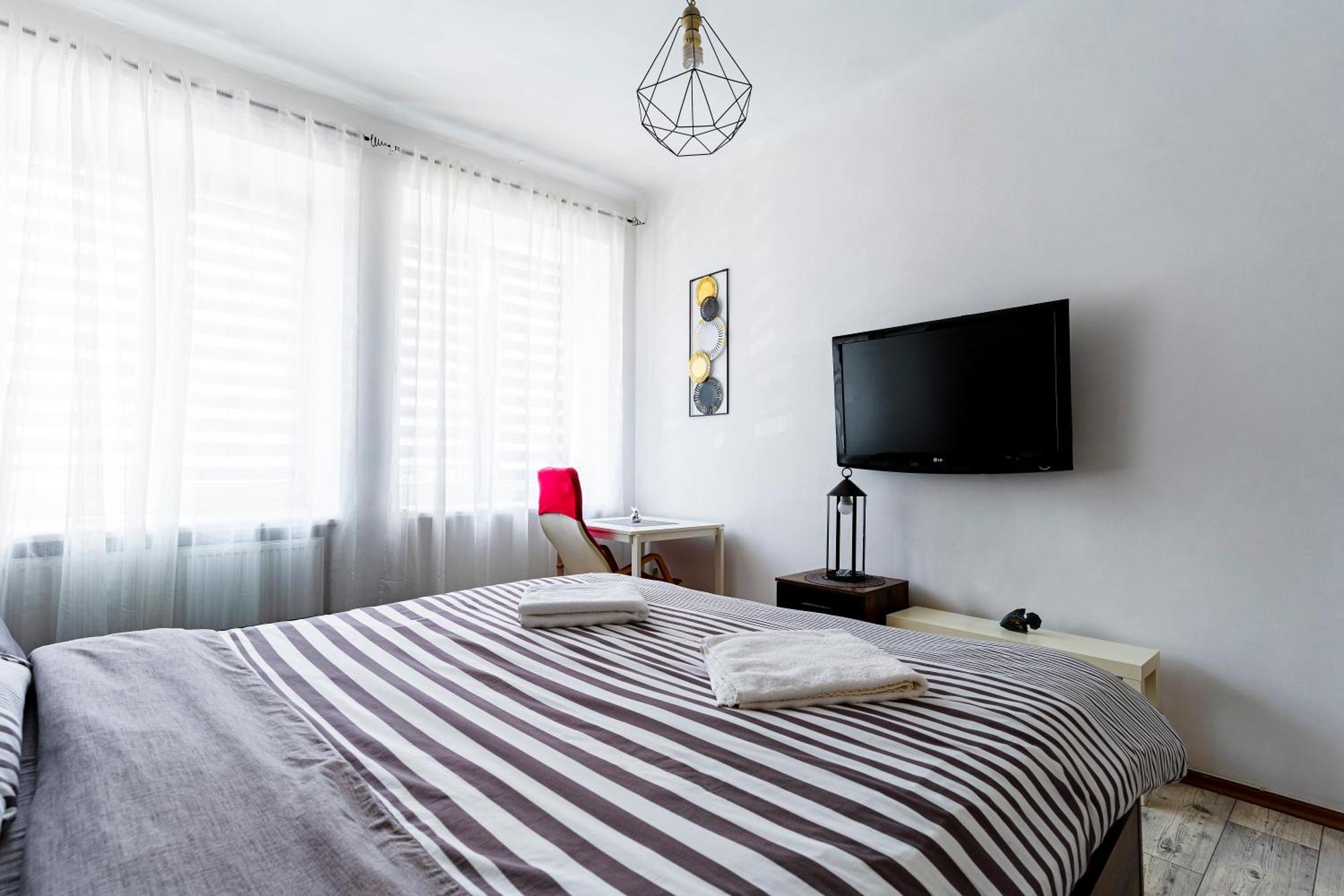Flat At Powisle Great Location Varšava